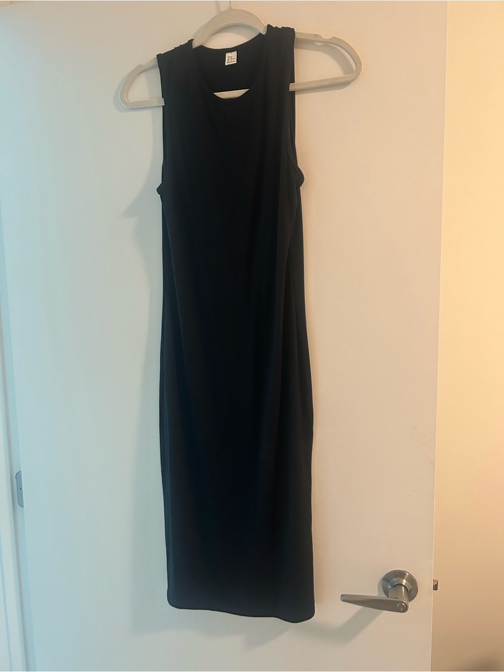 Sleek Black Sleeveless Midi Dress